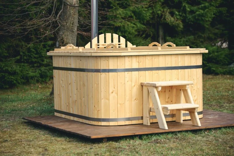 Hot Tub - Royal Tubs